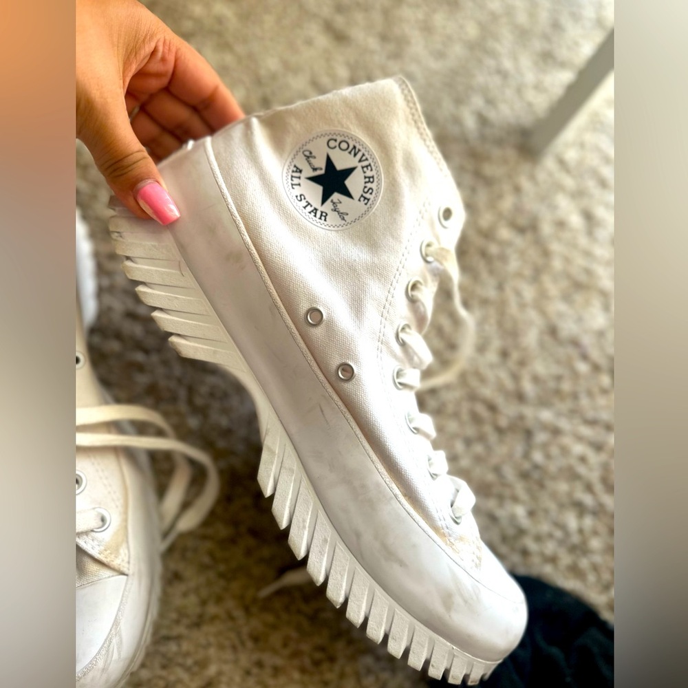 Chunky converse white